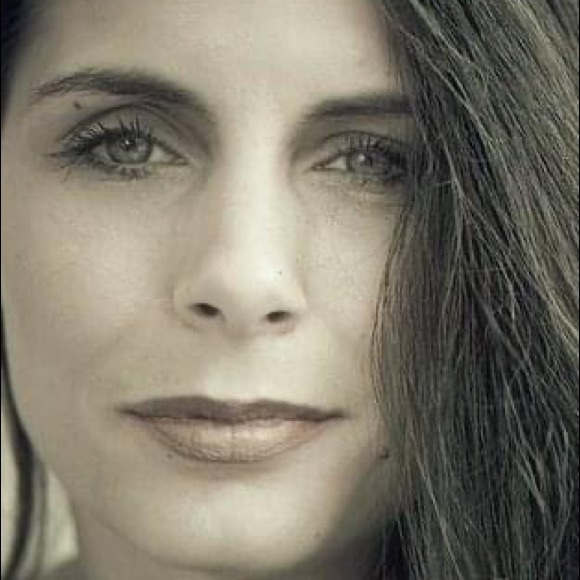 Meet your Posher, Jeana - Picture 1 of 2